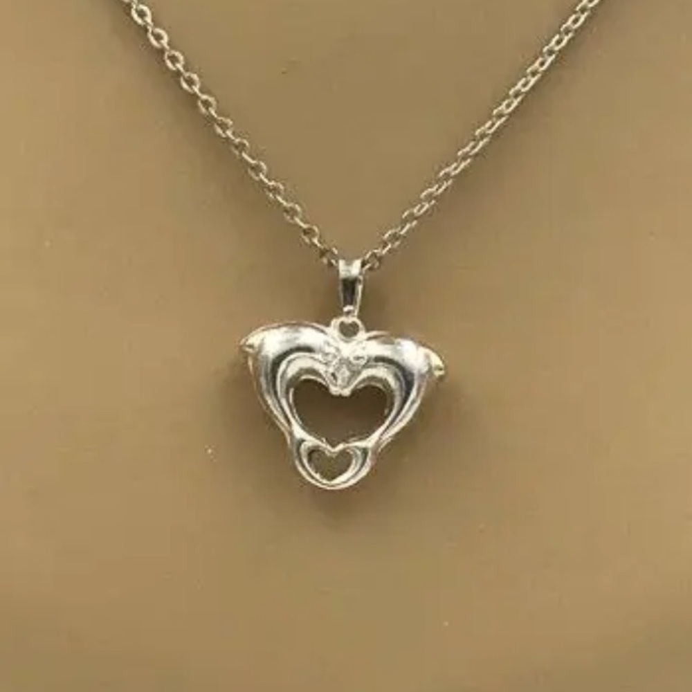 NWT Avon Sterling Silver Kissing Dolphin Heart Necklace Vintage 2007